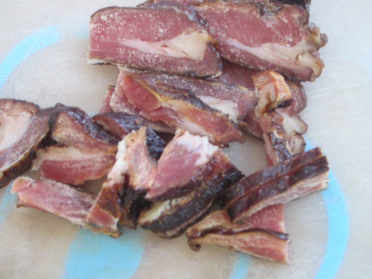 腊肉炒面步骤2