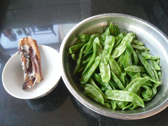 腊肉扁豆步骤1