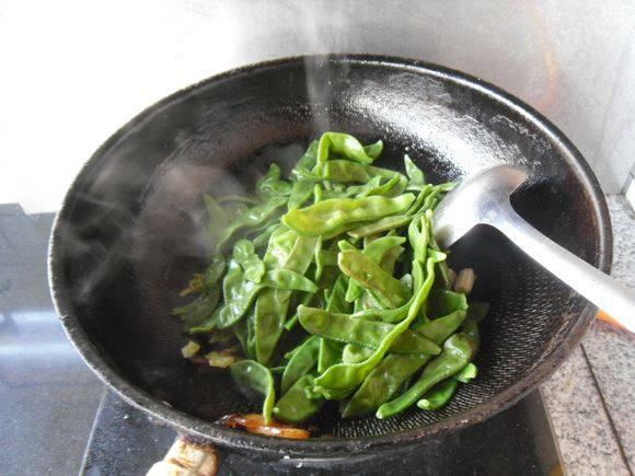 腊肉扁豆步骤8