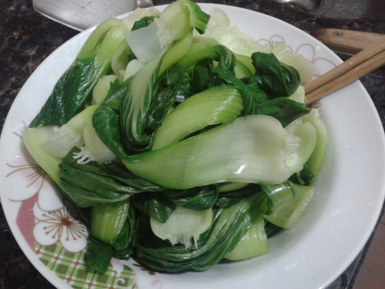 上海青炒腊肉步骤6