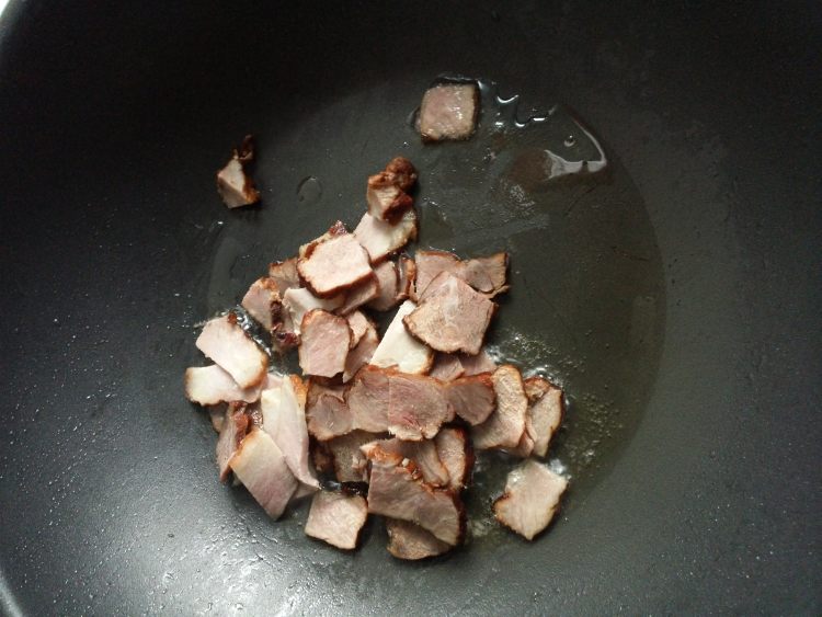 清炒莴苣腊肉片步骤3