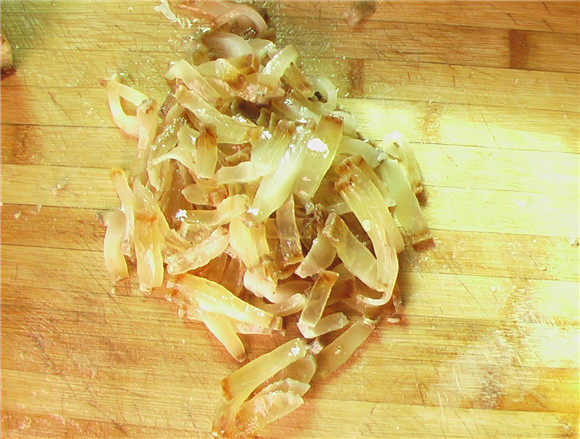 腊肉红薯丝步骤5