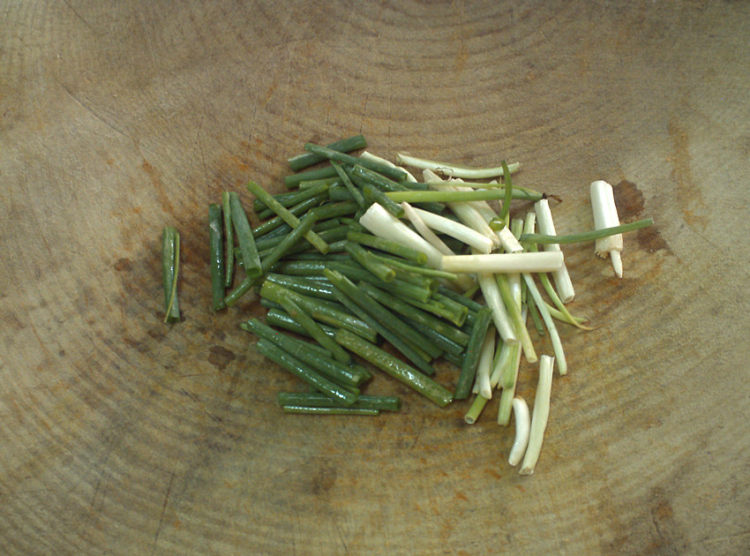 干锅莴笋腊肉步骤1