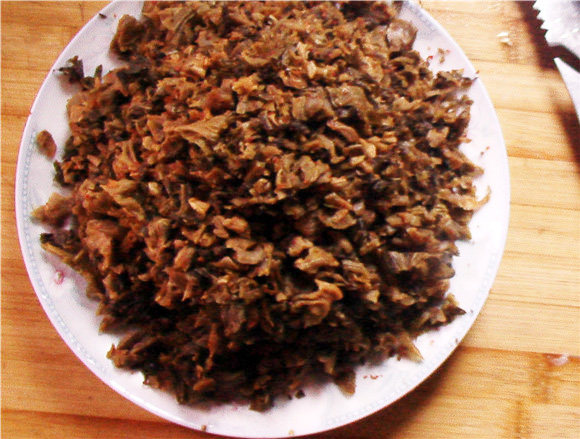 腊肉丝炒盐菜步骤2