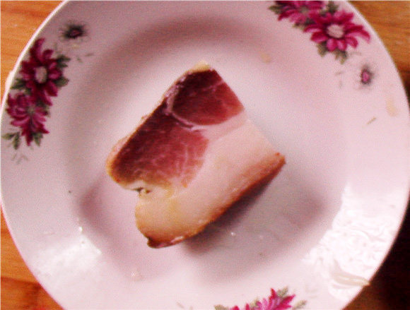 腊肉丝炒盐菜步骤4