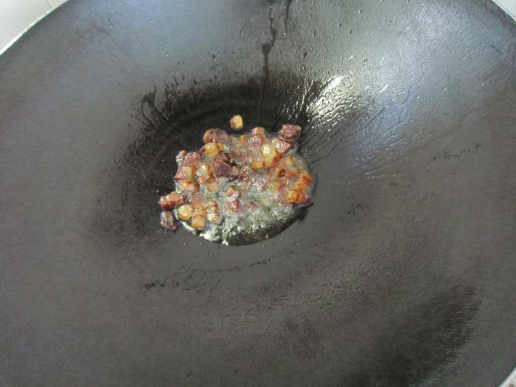 嫩豆角炒腊肉步骤3