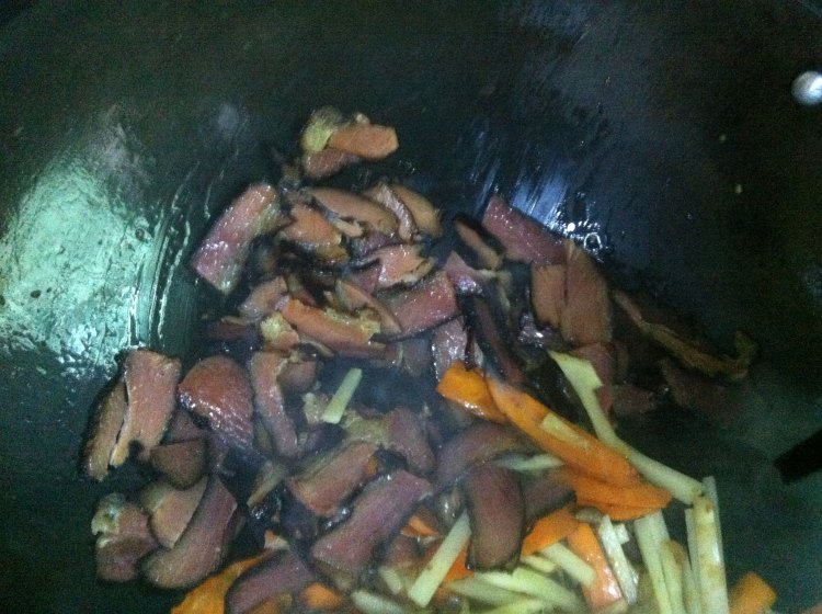 子姜炒腊肉步骤8