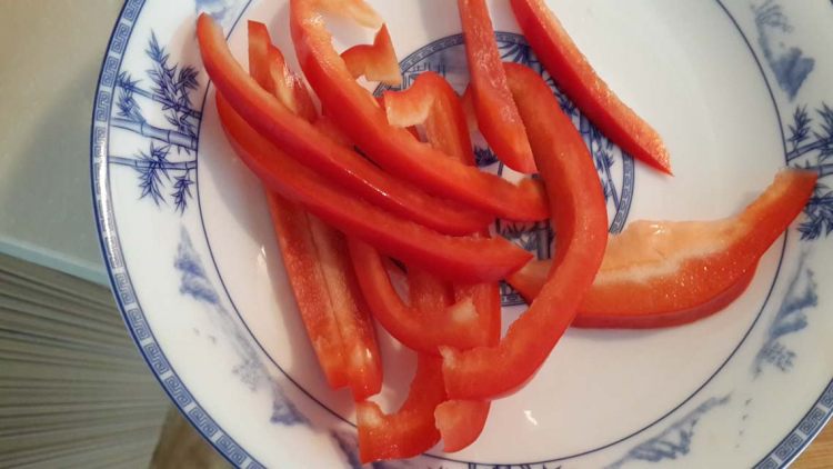 双椒炒腊肉步骤4
