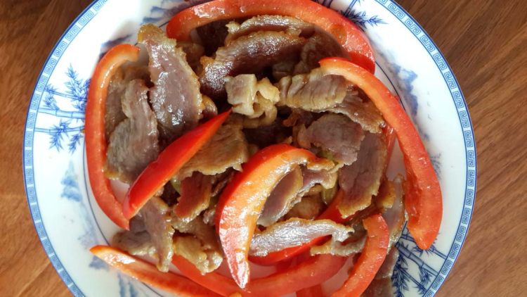 双椒炒腊肉步骤10