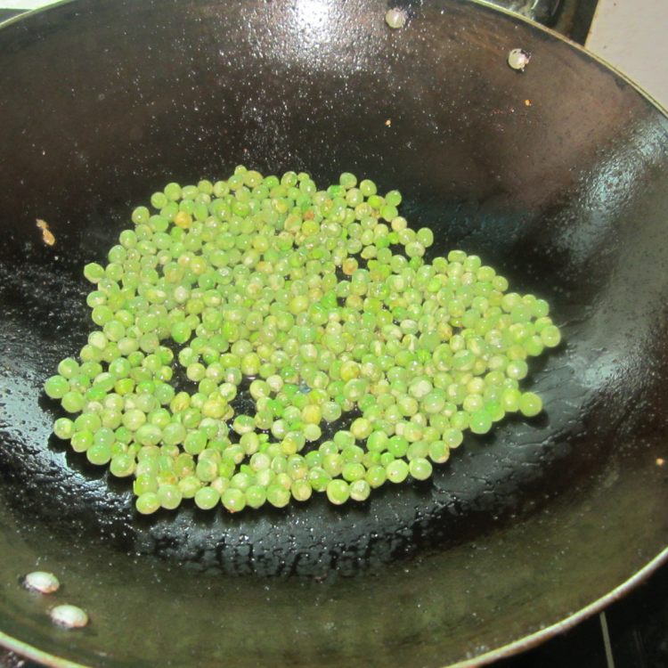 青豆腊肉加蛋皮步骤4