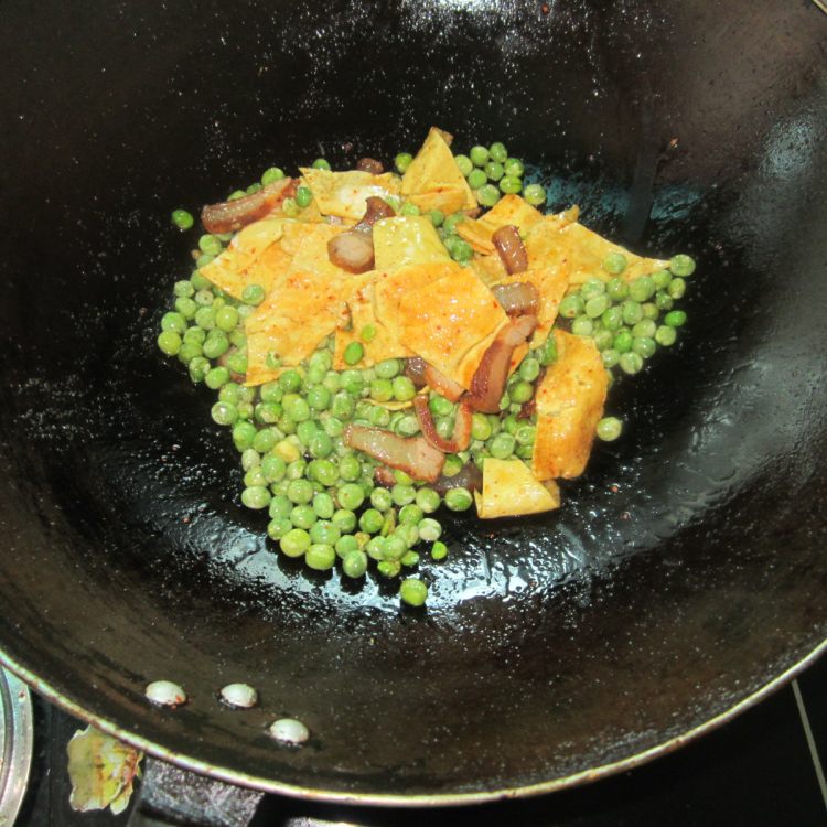 青豆腊肉加蛋皮步骤9