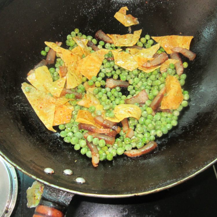 青豆腊肉加蛋皮步骤7