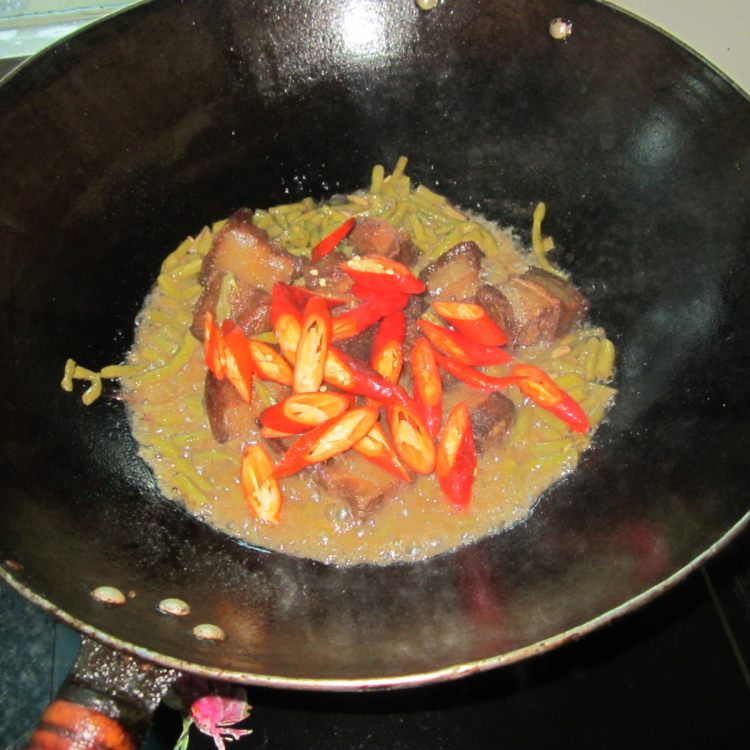 咸酸大块腊肉步骤10