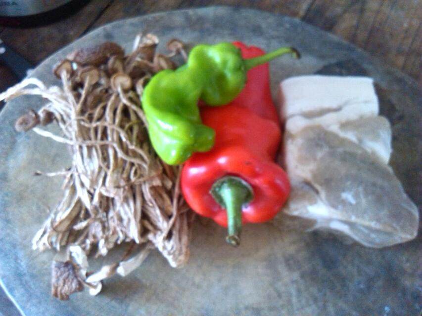 腊肉茶树茹步骤1