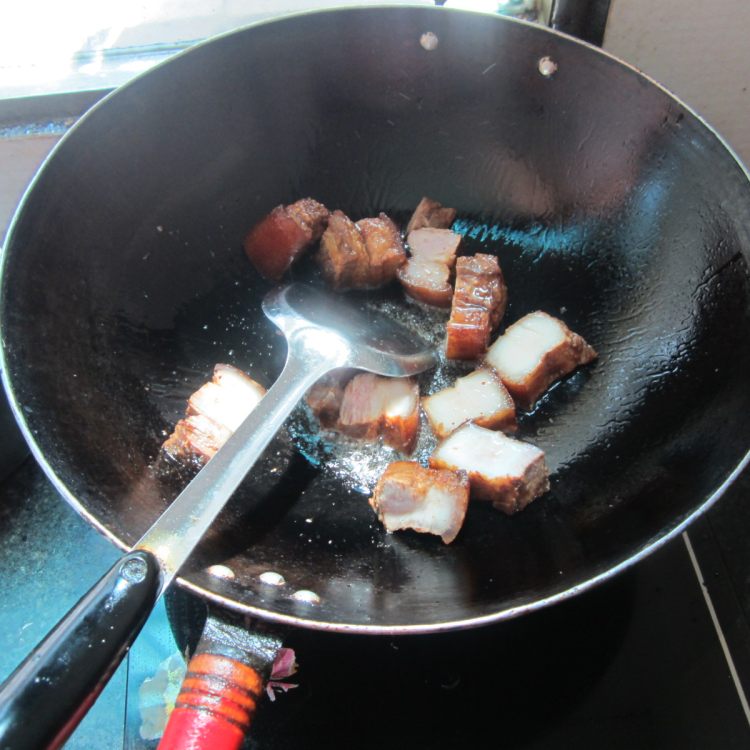 红烧大块腊肉步骤3