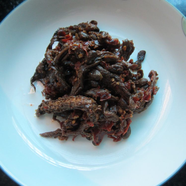 咸茄子蒸腊肉步骤1
