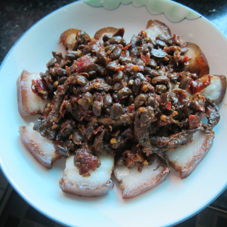 咸茄子蒸腊肉步骤5