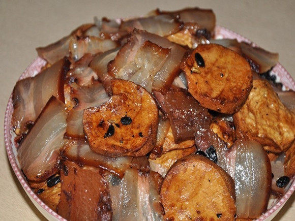 豆鼓炒腊肉豆腐卷步骤7