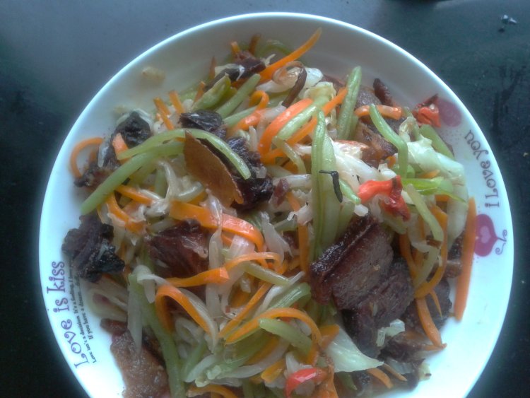 红薯梗炒腊肉步骤12