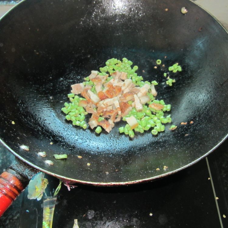 糯饭腊肉海苔卷步骤4