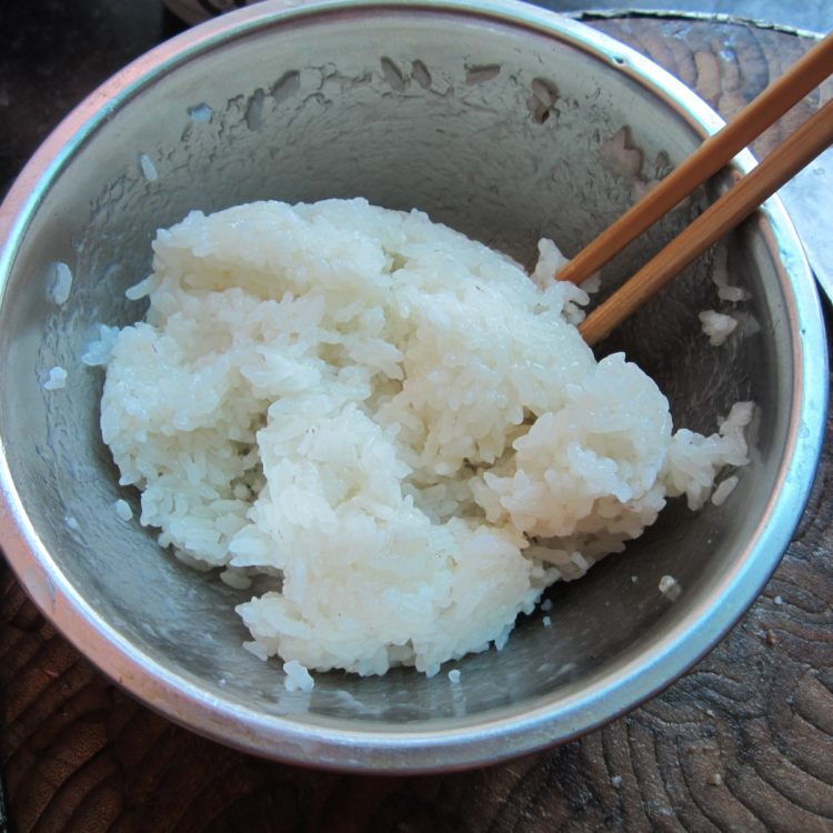 糯饭腊肉海苔卷步骤7