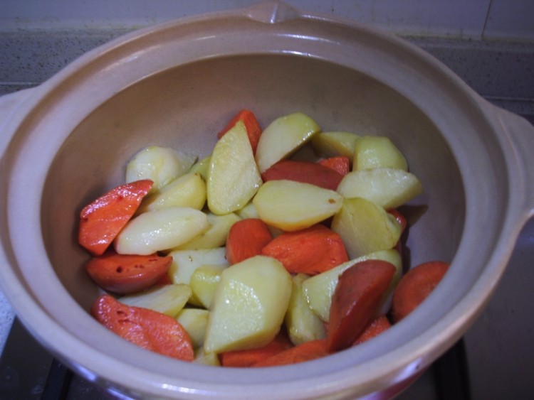 腊味土豆砂锅煲步骤10