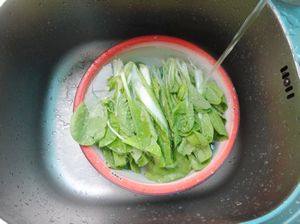 腊肉火腿炒白菜步骤1