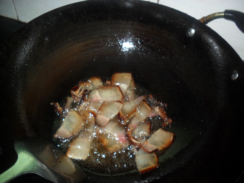 土豆烧腊肉步骤2