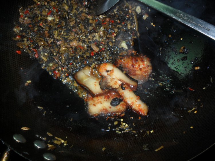 蒲蕹菜炒腊肉步骤8