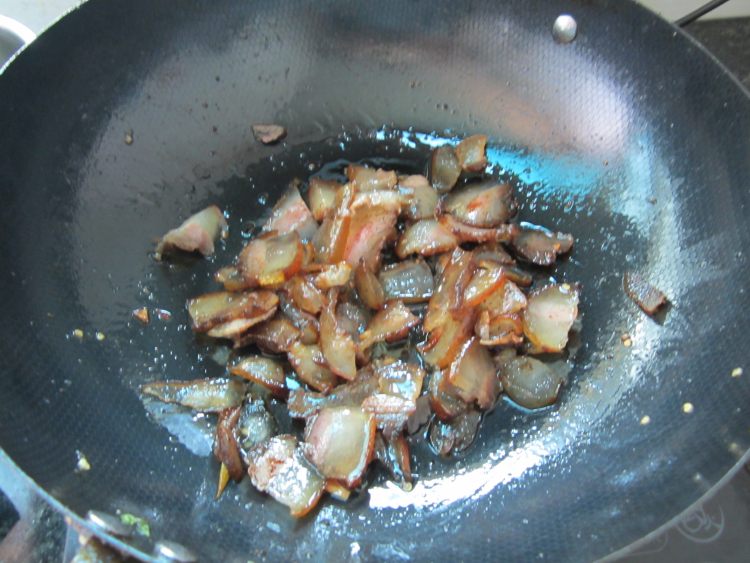 糖炒腊肉步骤3
