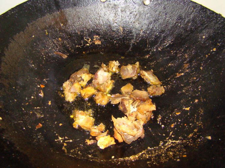 腊肉炒土豆片步骤4