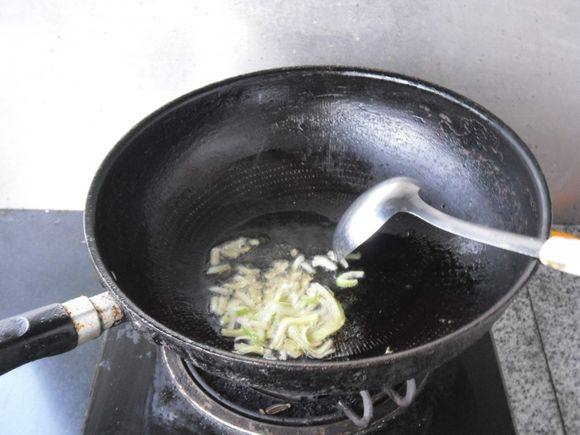 腊味芹菜步骤4