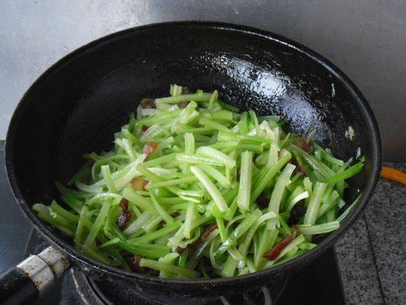 腊味芹菜步骤9