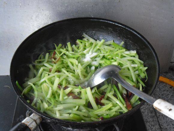 腊味芹菜步骤8