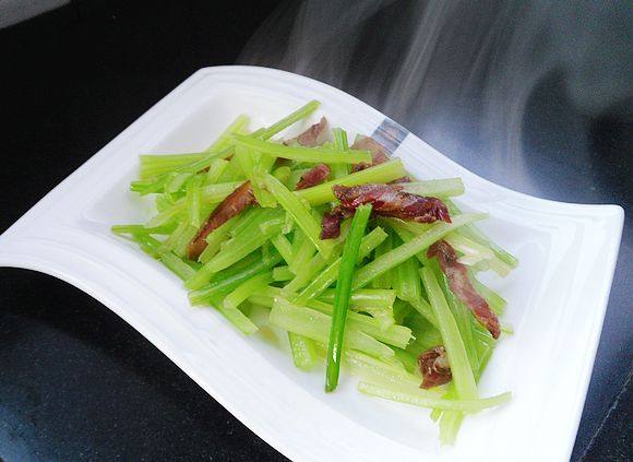 腊味芹菜步骤11
