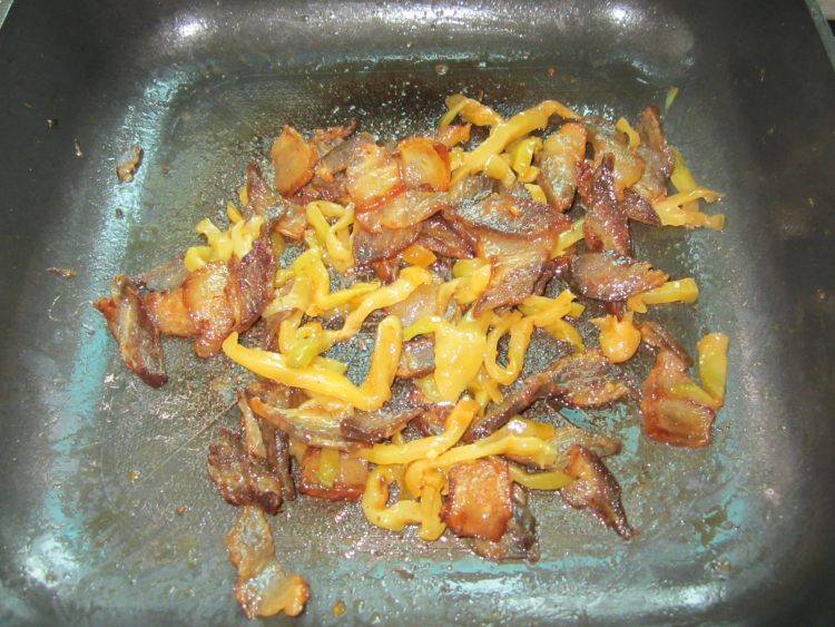 腊肉酸菜丝步骤8