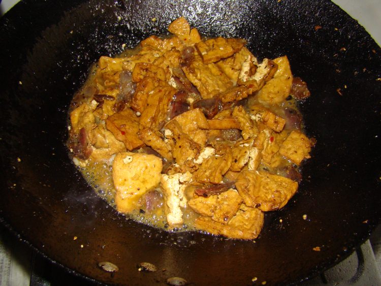 腊肉烧豆腐步骤5