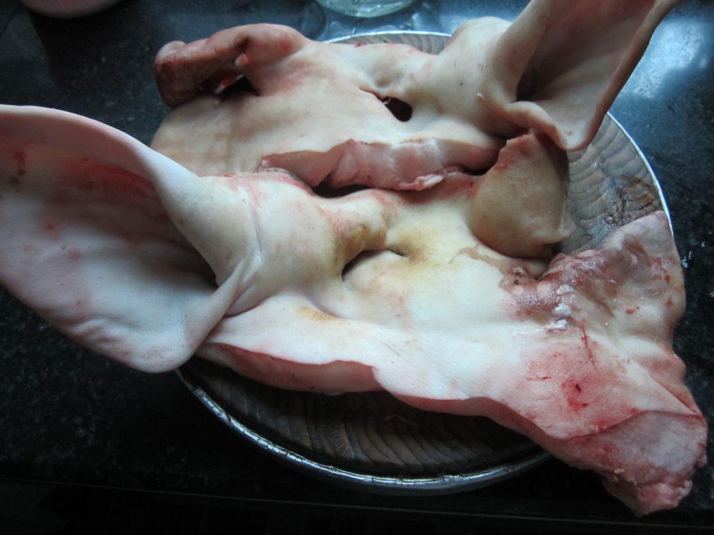 熏猪脸皮肉步骤1