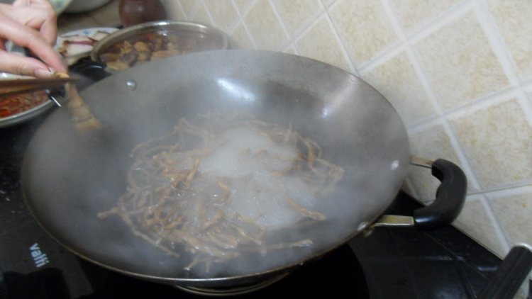 腊炒干豆角步骤6