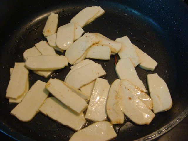 腊肉炒双豆步骤4