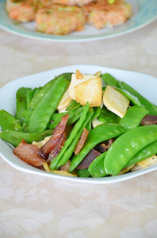 腊肉炒双豆步骤9