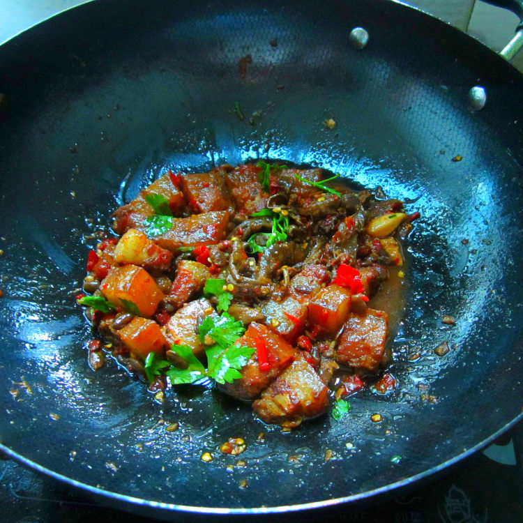 豆瓣酱烧腊肉步骤8