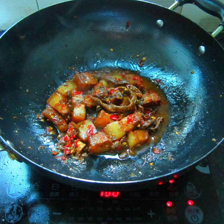 豆瓣酱烧腊肉步骤6
