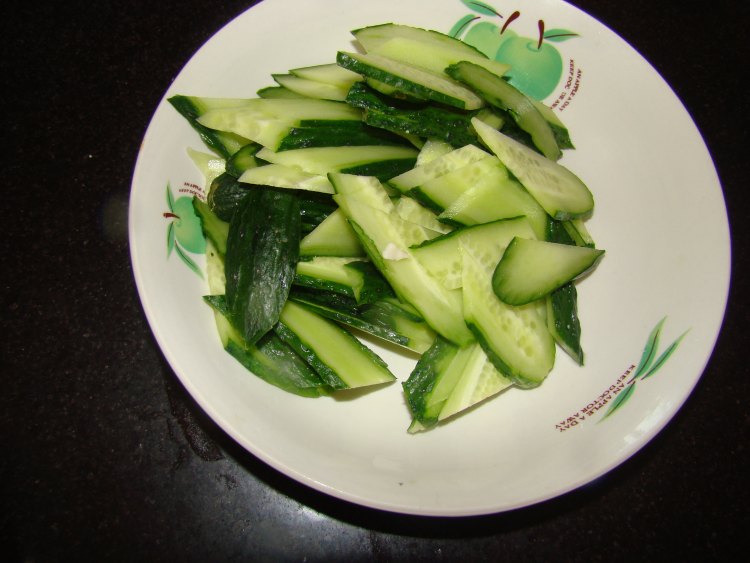 腊肉干豆腐黄瓜卷心菜步骤6