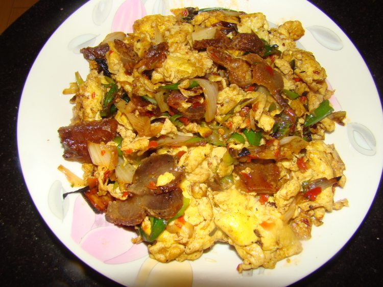 腊肉爆炒鸡蛋步骤12