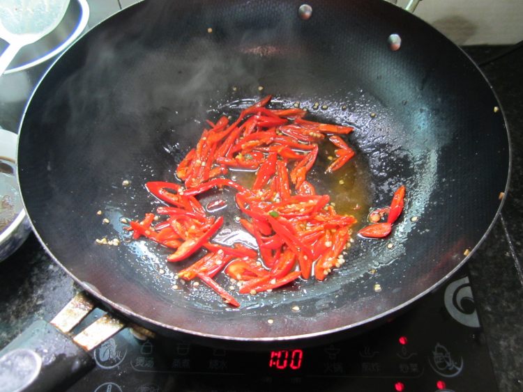 辣炒瘦腊肉步骤6