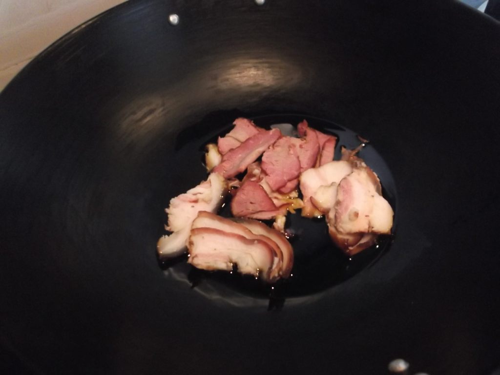 豆豉炒腊肉步骤4