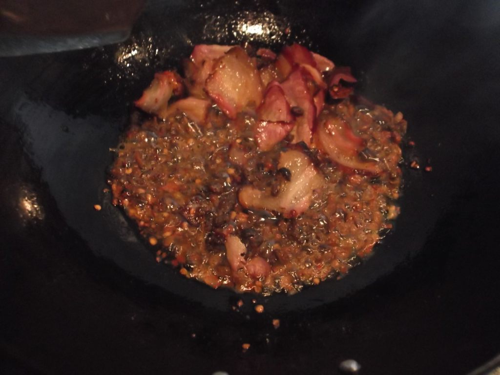 豆豉炒腊肉步骤7