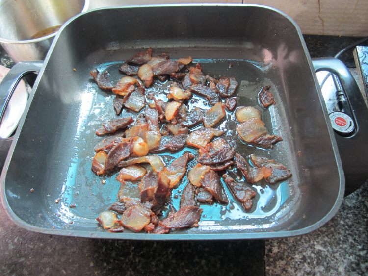 腊肉香芹炒火腿步骤5