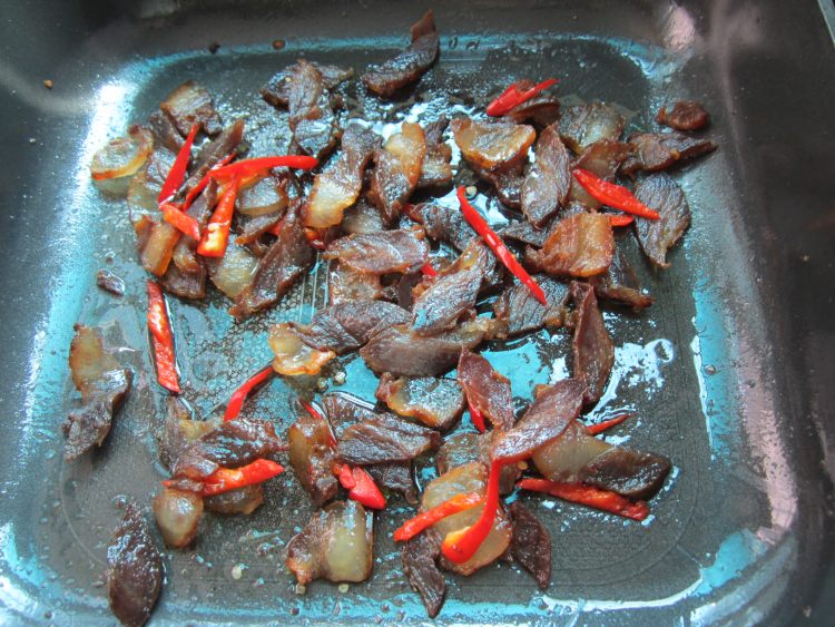 酸辣腊肉步骤4